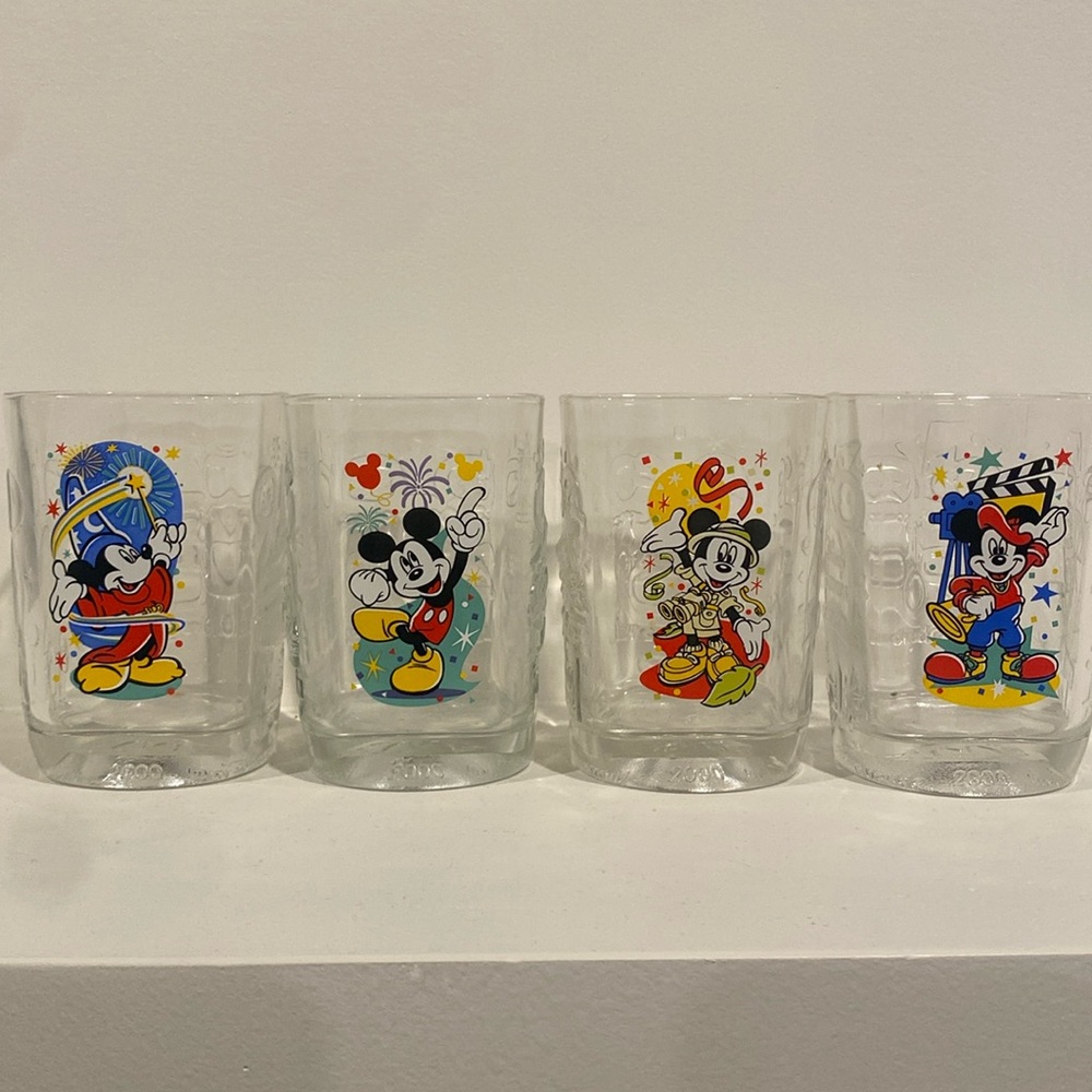 Set of 4 Vintage 2000 McDonald’s Disney Millennium Celebration Glass Mugs   cups